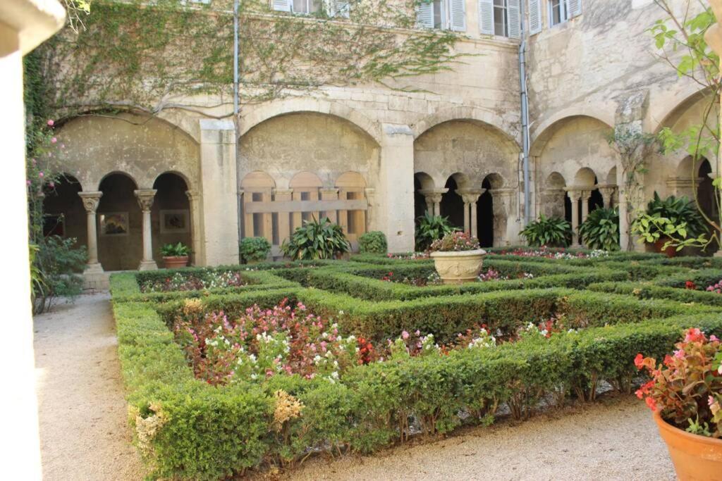 Le Mas De Lucien Entre Arles, Nimes, Avignon. Бокер Екстериор снимка